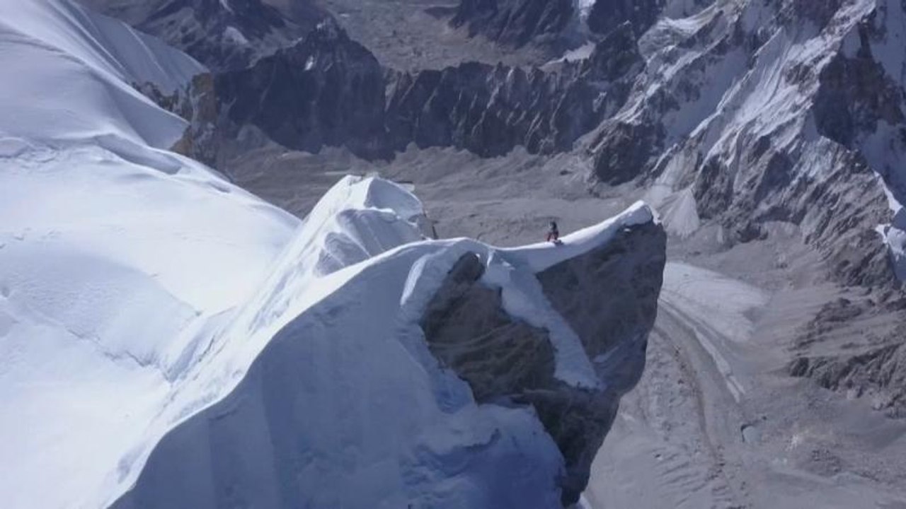 NO COMMENT der Woche - Rettung von Zwergkillerwalen und Erstbesteigung des Lunag Ri