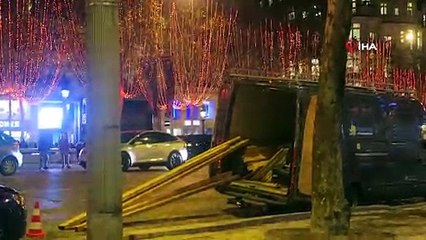 - Paris’in ünlü mağazaları protestolara hazırlanıyor