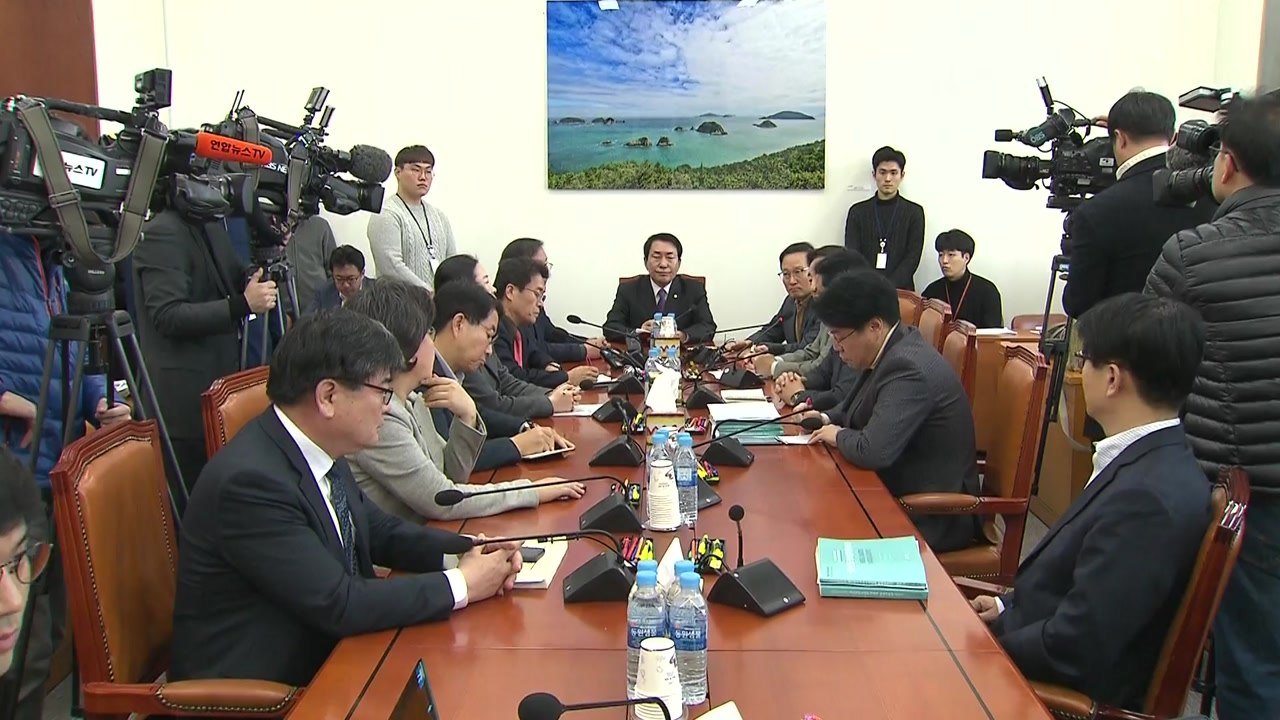 여야, '소소위'서 심사 계속...'깜깜이 심사' 재현 / YTN