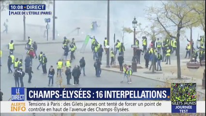 下载视频: Gilets jaunes: les tensions se concentrent place de l'Étoile, en haut des Champs-Élysées