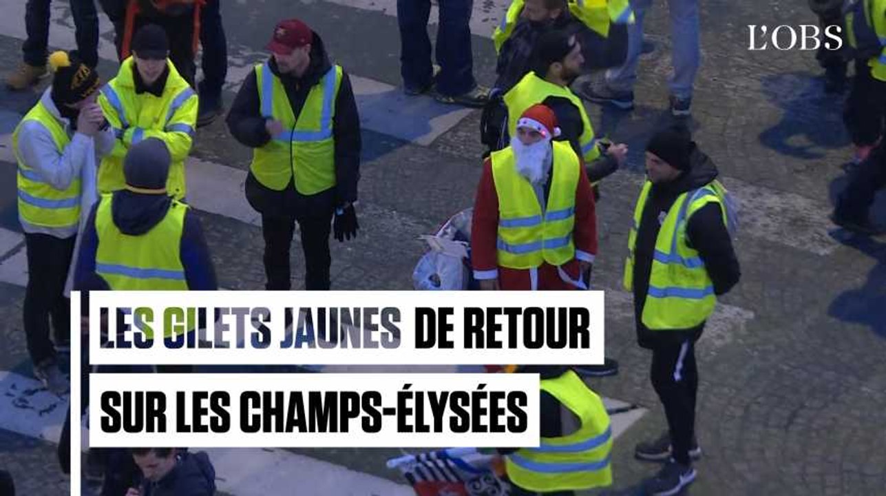 Les "gilets jaunes" font leur retour sur les Champs-Elysées