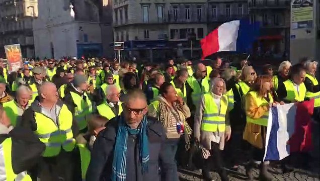 Gilets jaunes : 430 personnes remontent la Canebière à Marseille