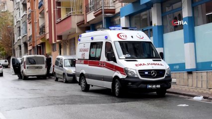 Yalnız yaşayan yaşlı kadın bakıcısı tarafından evinde kanlar içinde bulundu