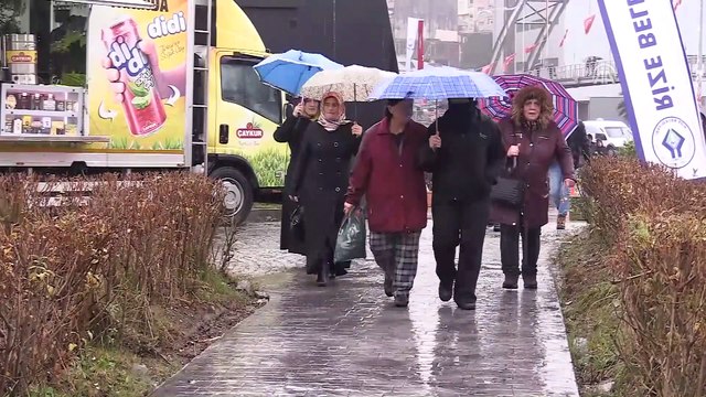 2 günde ayıklanan 1,5 ton hamsi 2 saatte tüketildi - RİZE