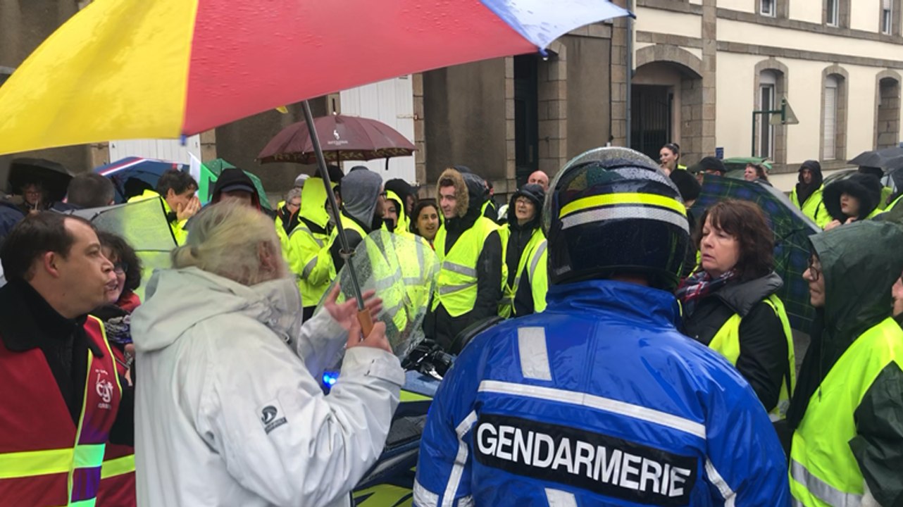 Quand Gilets jaunes et Gilets rouges se rencontrent