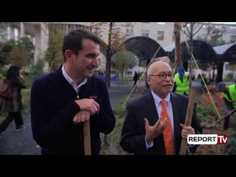 Report Tv- Veliaj mbjell pemë me ish-ambasadorin e SHBA, Arvizu