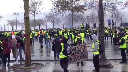 'Sarı yelekliler'in protestosu devam ediyor (3) - PARİS