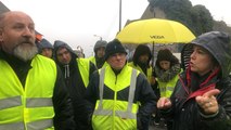 Gilets jaunes. Discussion animée avec Jacline Mouraud