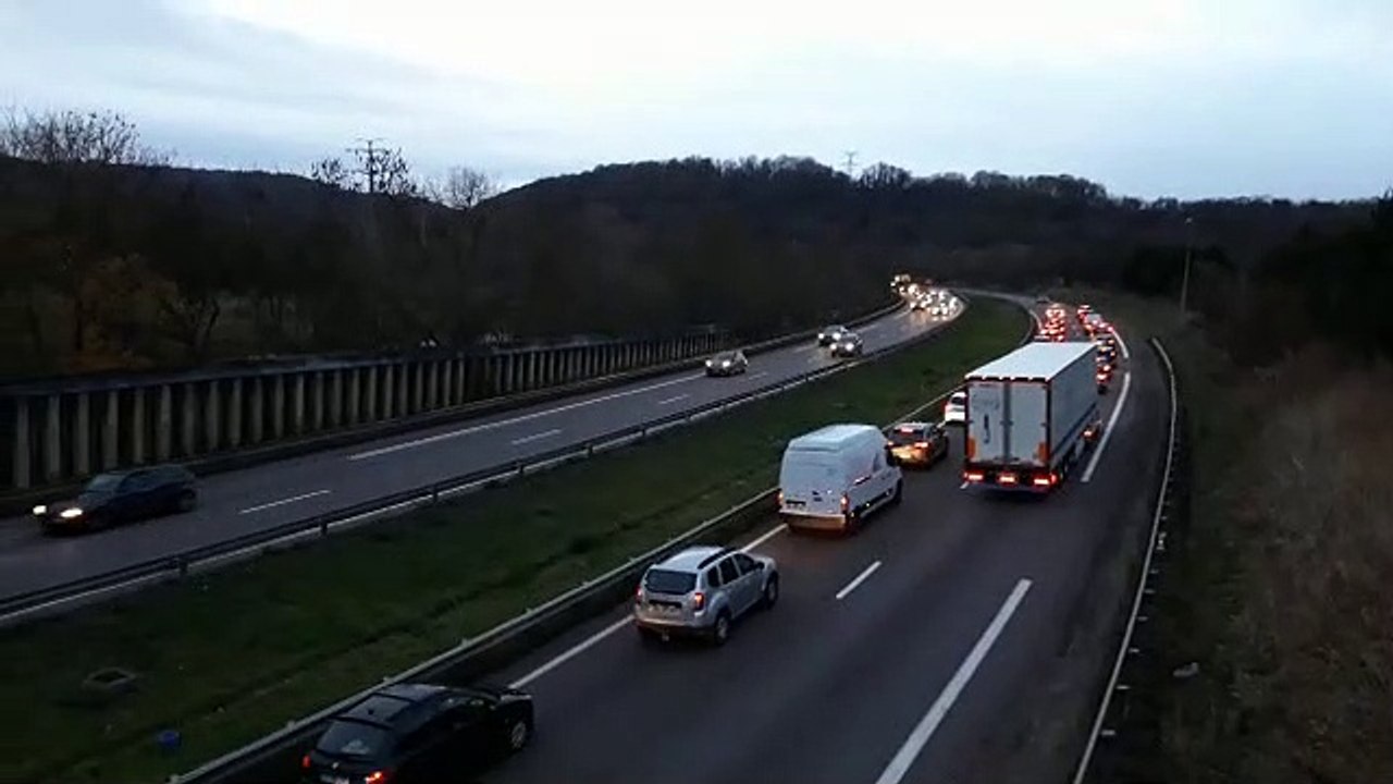 Gilets jaunes Opération escargot sur l'A31 à hauteur de Custines., sens Nancy-Metz