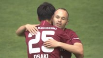 La très belle frappe enroulée d’Andrés Iniesta au Japon