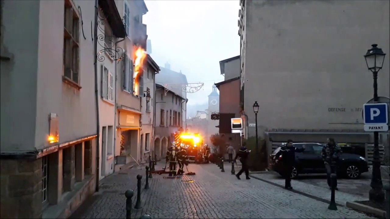 Trévoux : un appartement en feu au centre-ville