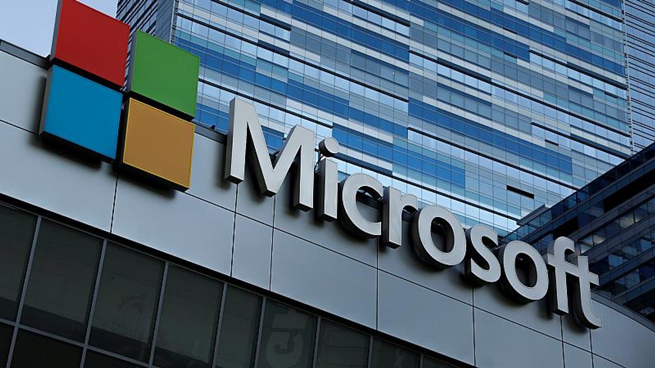 Microsoft batte Apple ma per qualche ora
