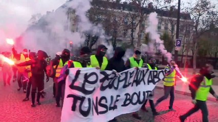 Más de 100 detenidos en protestas de los "chalecos amarillos"