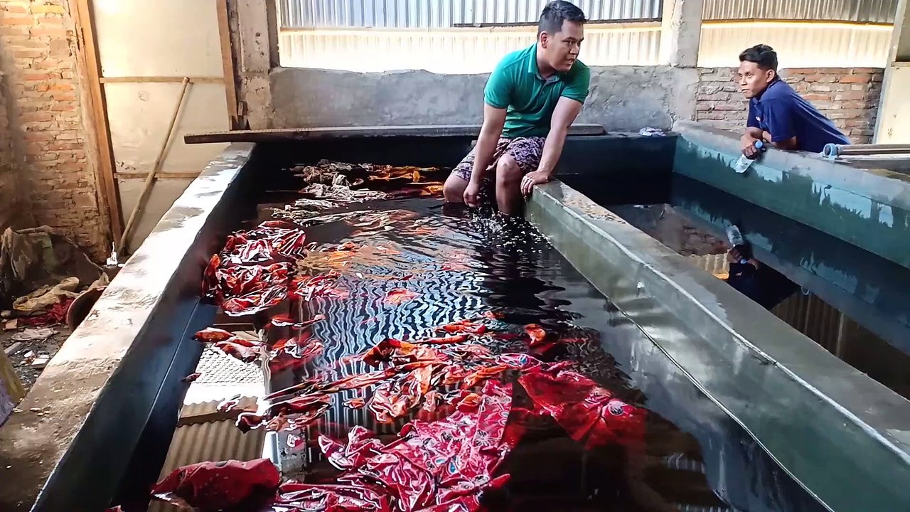 Batik sarong indonesia wholesale with handprint technique at Batikdlidir solo