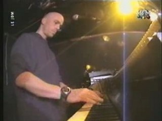 Marillion Live at MCM Cafe 1999 - 00 - Reportage [in French]