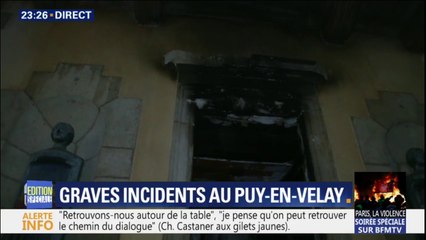Au Puy-en-Velay, une partie de la préfecture de Haute-Loire a été incendiée
