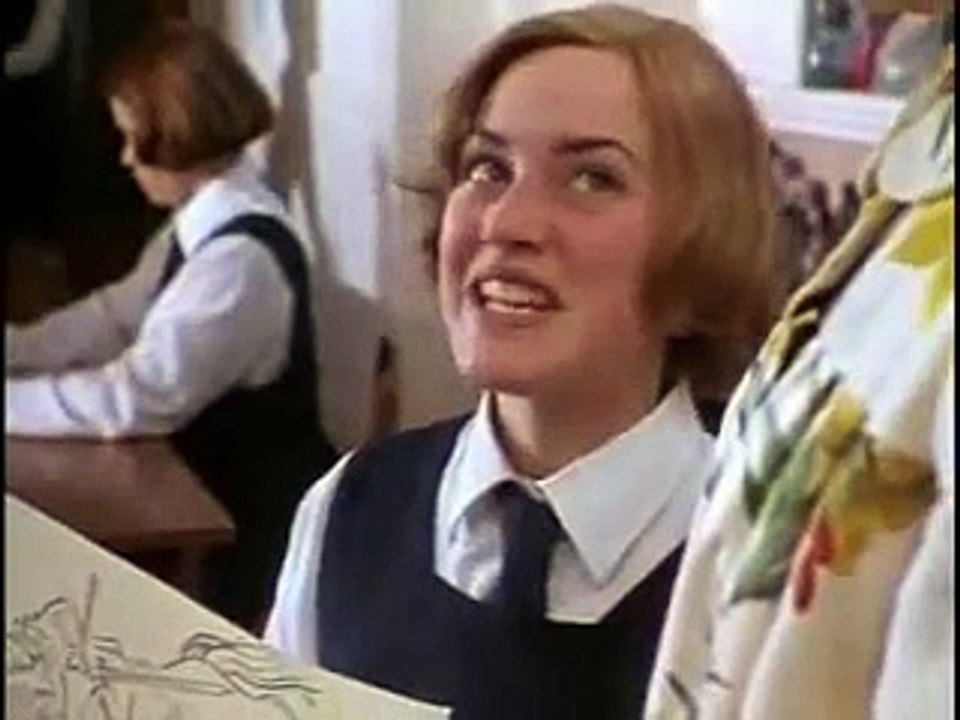 "Heavenly Creatures" Trailer