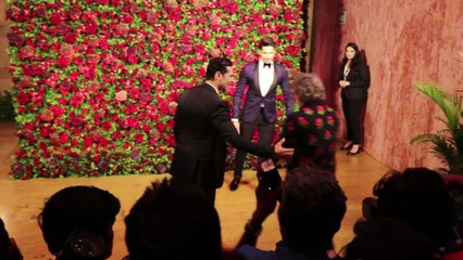 Deepika - Ranveer Reception UNCUT VIDEO Part - 3 | Shahrukh | Karan | Karishma Kapoor | FilmiBeat