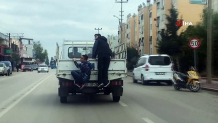 Kamyonet arkasında ölümüne yolculuk