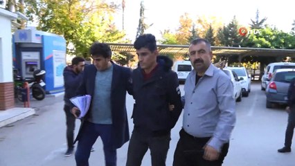 - Eşcinselleri bıçaklayıp gasp ettiler