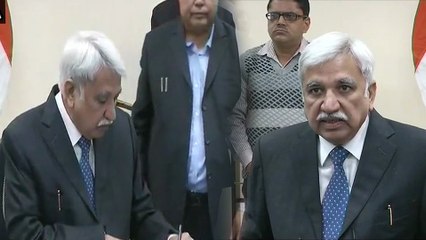 சுனில் அரோரா புதிய தலைமை தேர்தல் அதிகாரியாக பதவியேற்பு