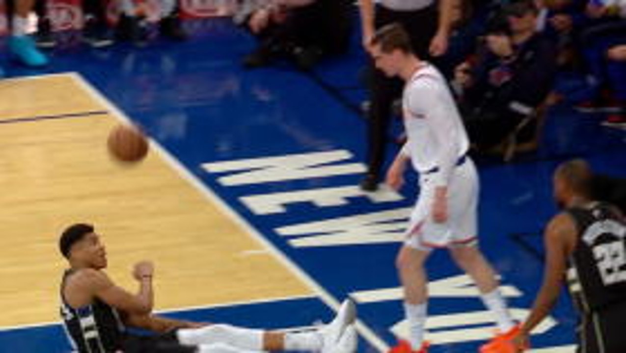 Hezonja's poster slam for Knicks in victory over Bucks