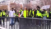 Incidentes violentos en París en las protestas contra la subida de los carburantes