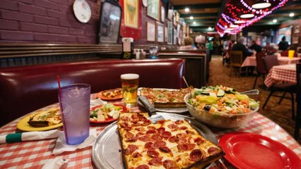 حرصاً على سلامتك.. تجنب تناول هذه الوجبات داخل المطاعم