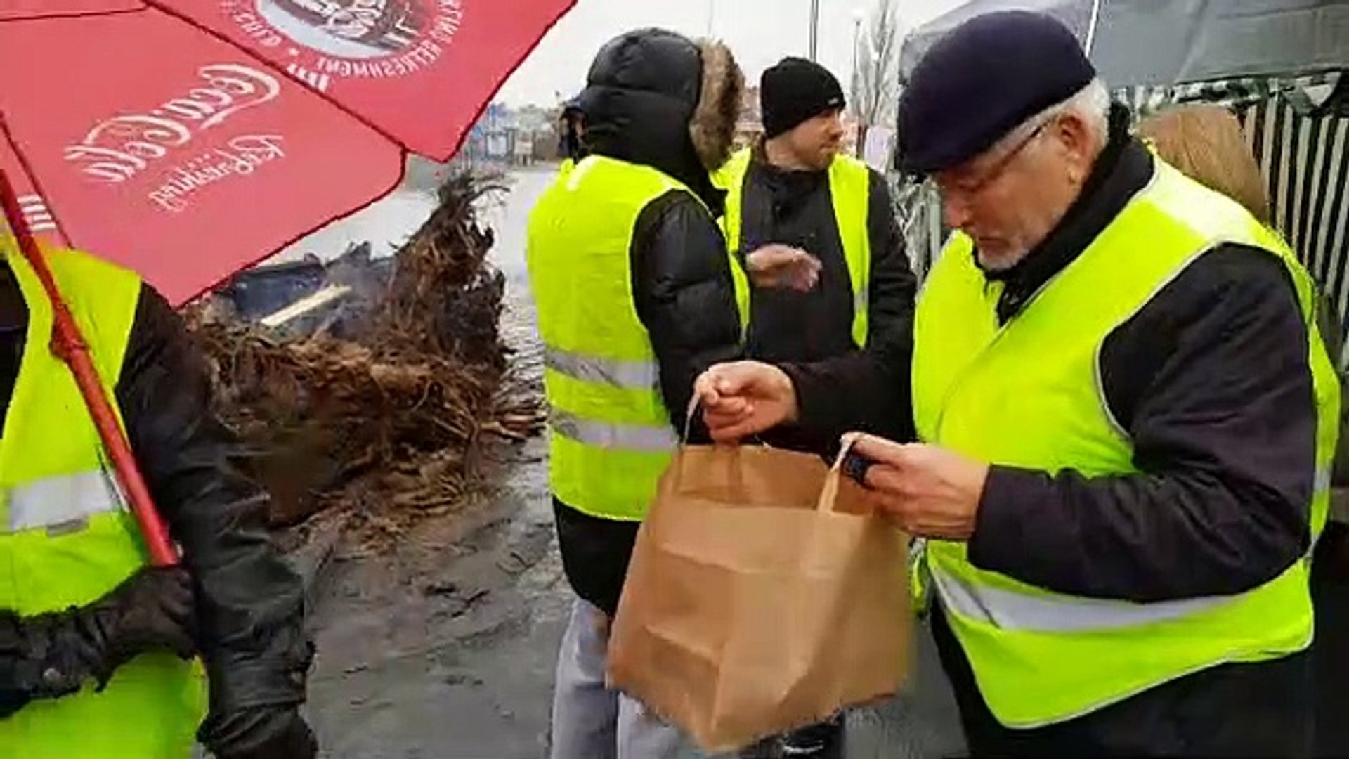 Gilets Jaunes En Poste Au Kaligone De Kingersheim