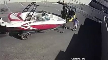 Stupidity and civilization do not meet \الغباء والحضارة لا يلتقيان