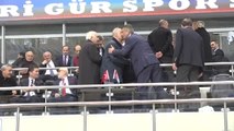 Trabzonspor Kulübü Başkanı Ağaoğlu Oyunu Kullandı