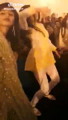 Aj kal ki larkion ka koi hal nhn ha - University Girls on UNI Functions