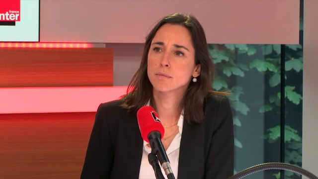 Brune Poirson sur le plateau de Questions politiques