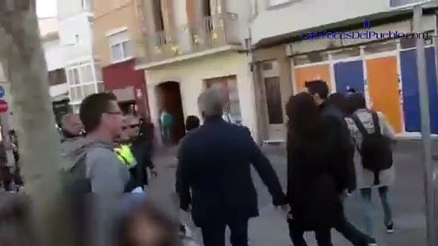Arrimadas sufre en sus carnes las agresiones independentistas en Barcelona
