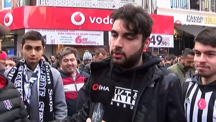 Beşiktaş Taraftarı Derbi Öncesi Çarşı’da Toplandı