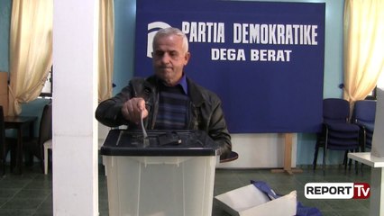 Report Tv - Zgjedhjet në PD/ Demokratët e Beratit zgjedhin kryetarin, rikonfirmohet Gazmend Azizi