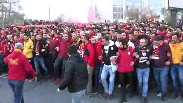 Galatasaray taraftarı Vodafone Park’a ulaştı