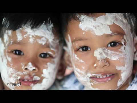 ภาพความสนุกชาวไทยและชาวต่างชาติ ร่วมเล่นน้ำสงกรานต์ 2560