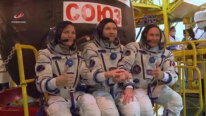 Экипаж "Союза" благословили в путь