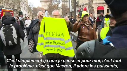 "Gilets jaunes": Macron hué près de l'Arc de Triomphe