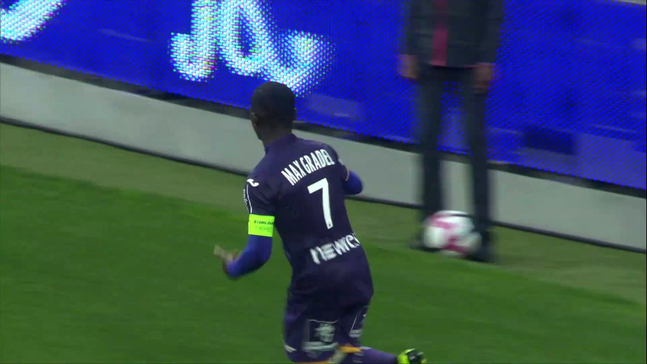 Le retourné acrobatique de Max Gradel face à Dijon