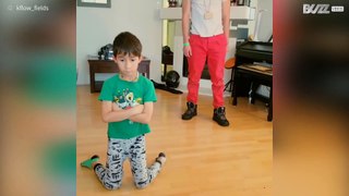 Beskjedent barn uttrykker seg gjennom dans