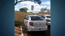 Frota de carros zero usando estacionamento do aeroporto intriga internauta