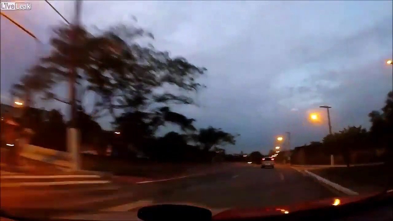 Course-Poursuite à fond et contre-sens dans un village !