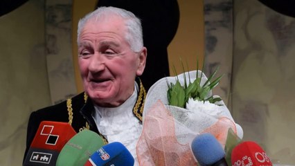 "Kopraci" rikthehet në Korçë, Koço Qendro ngjitet në skenë në moshën 92-vjeçare