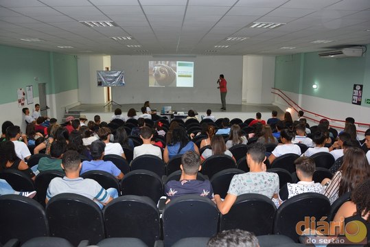 Alunos da Escola Técnica Estadual de Cajazeiras realizam evento que desperta empreendedorismo