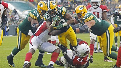 Aaron Jones forces his way into end zone for KEY TD