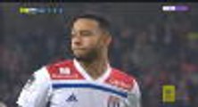 Depay feels the pressure from 12-yards