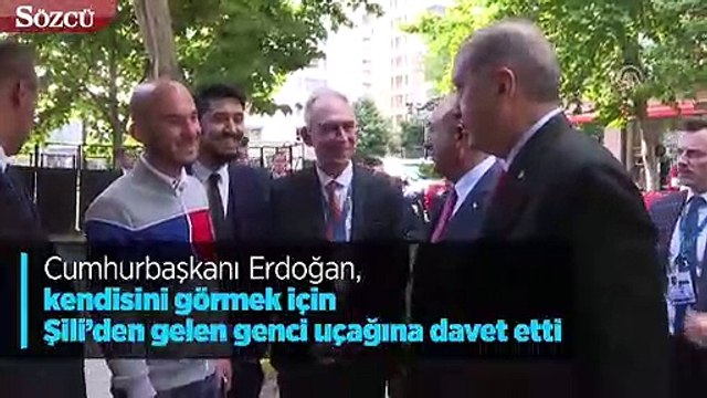 Sessiz Current Time 0:00 / Duration Time 0:36 Cumhurbaşkanı Erdoğan, kendisini görmek için Şili'den gelen genci uçağına davet etti