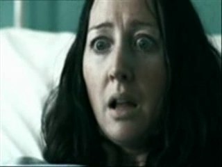 Ungeborenes das sich im Mutterleib wohlfühlt